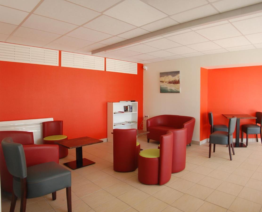 Gite Du Haut Cantal - Appartements Meubles Avec Kitchenette Et Chambres Sans Kitchenette Condat  Eksteriør billede