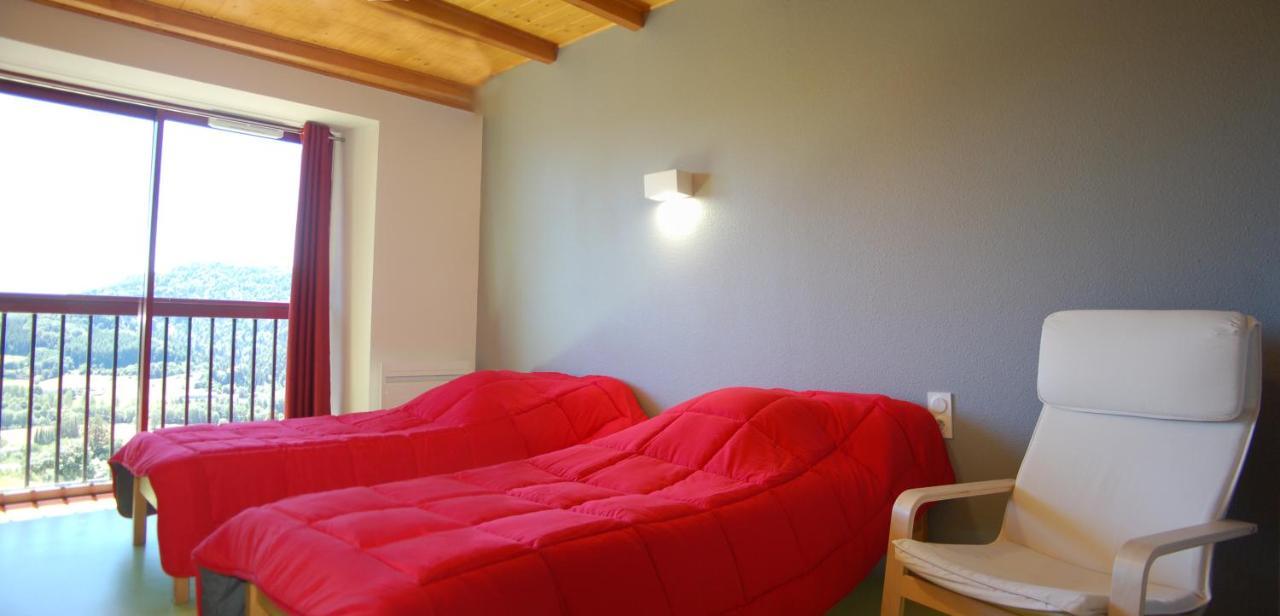 Gite Du Haut Cantal - Appartements Meubles Avec Kitchenette Et Chambres Sans Kitchenette Condat  Eksteriør billede